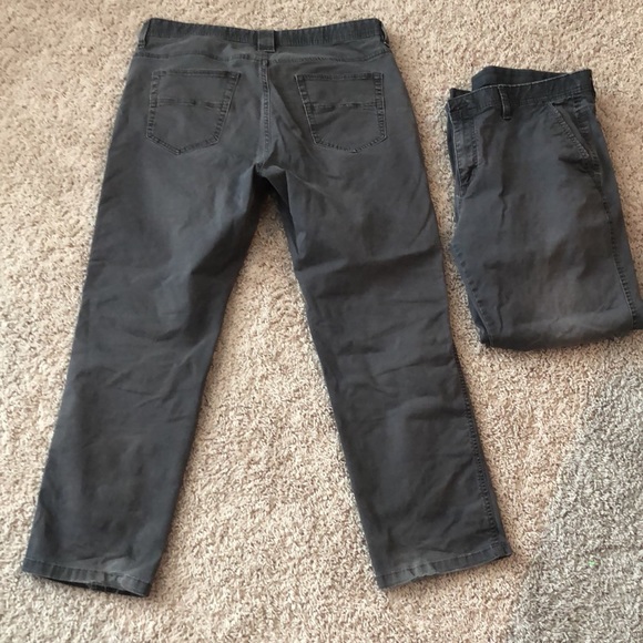 Bundle of two pairs of gray pants - Picture 7 of 11